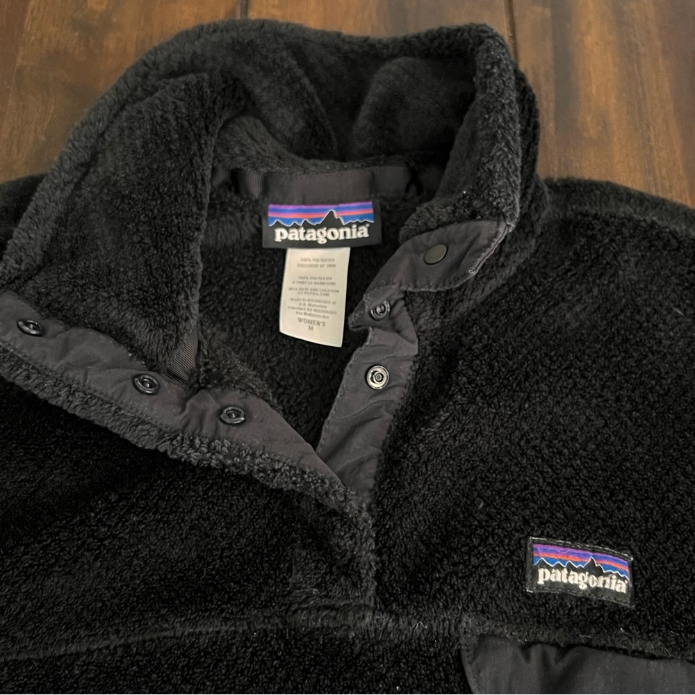 Patagonia Women's Black Lightweight Re-Tool Snap T Fleece Sweater - Picture 3 of 5